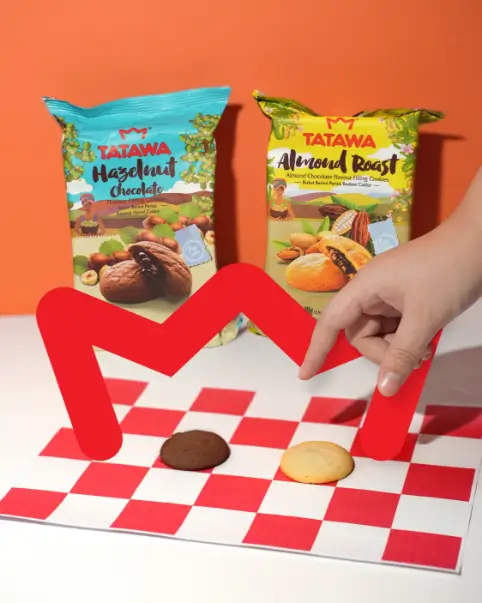 Tatawa products taking cookies photo